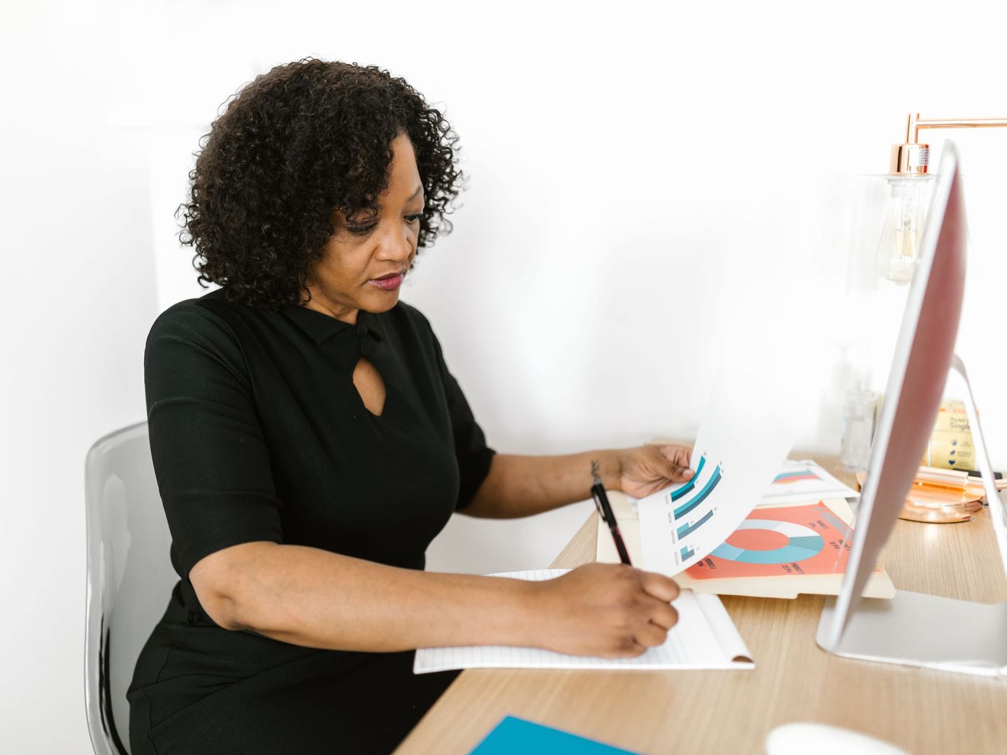 A finance director reviewing a treasury dashboard